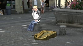 26.1-GT INVISIBLE CAR Paint Color Sample (Gold Chrome) Glitch At Bern Market Street.jpg