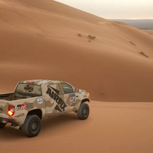 Airfix_Dakar_Toyota_Tundra_4
