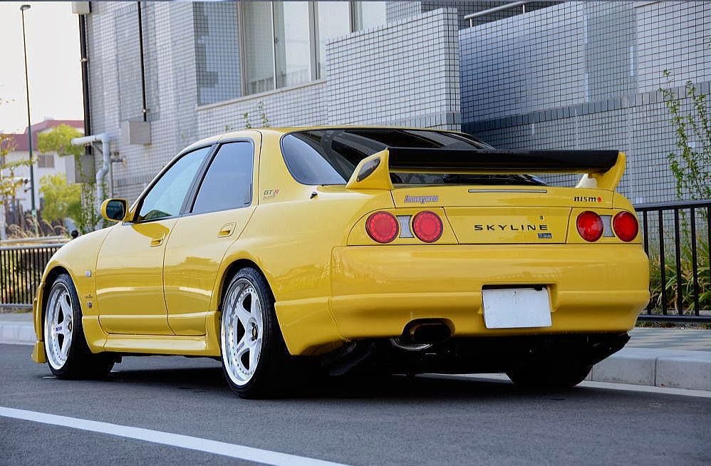 R33+4+door+Yellow4.JPG