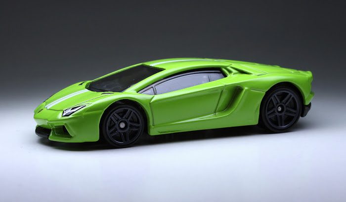 Lambo%2BAventador%2B(2014%2BHW%2BExotics%2B5-Pack).jpg