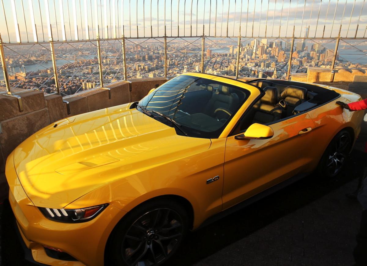 2015-ford-mustang-top-empire-state-building.jpg