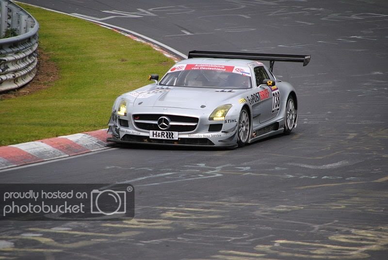 800px-Mercedes-Benz_SLS_AMG_GT3_VLN_8_2010.jpg