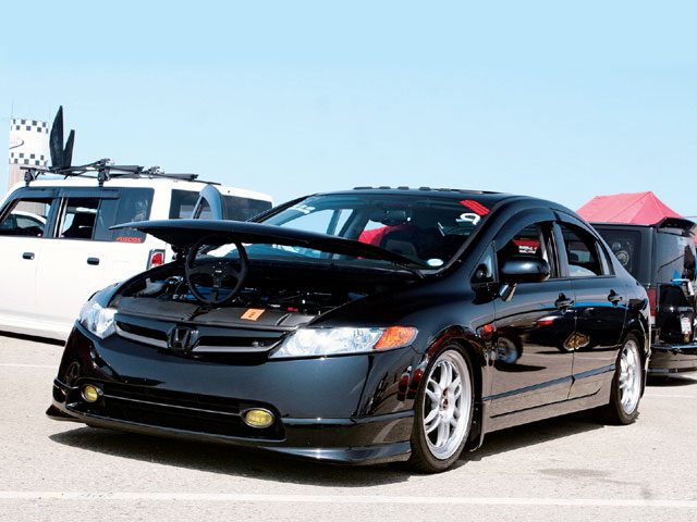 htup_0810_01_z+jdm_theory+honda_civic_sedan.jpg