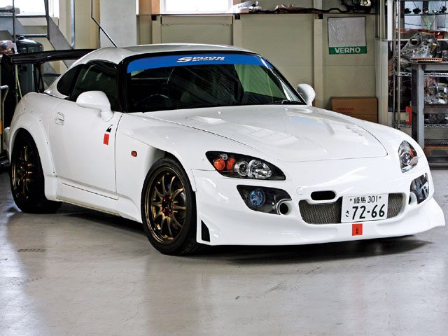 htup_0803_17_z%2bspoon_sport_honda_s2000_demo_car%2bfront_custom_widebody_front_view.jpg