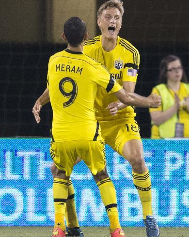 greg-bartram-aug-23-2014-mls-houston-dynamo-vs-columbus-crew-justin-meram-aaron-schoenfeld.jpg