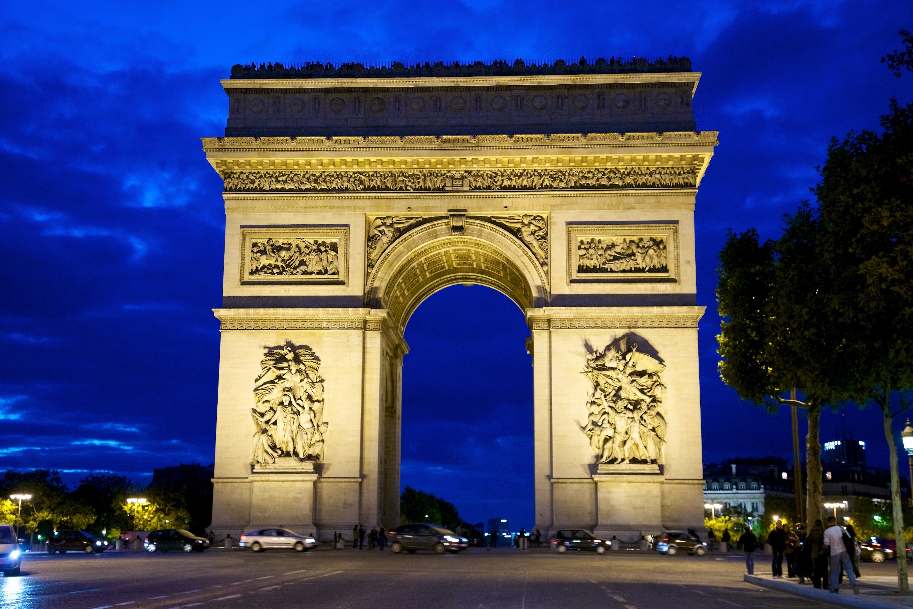 Paris_Arc_de_Triomphe.jpg