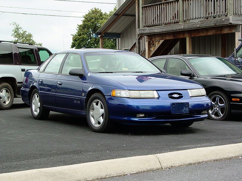 800px-Ford_Taurus_SHO_%28second-gen%29.jpg