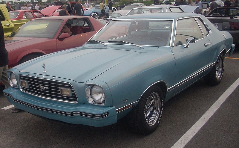 800px-Ford_Mustang_II_%28Centropolis_Laval_%2710%29.jpg