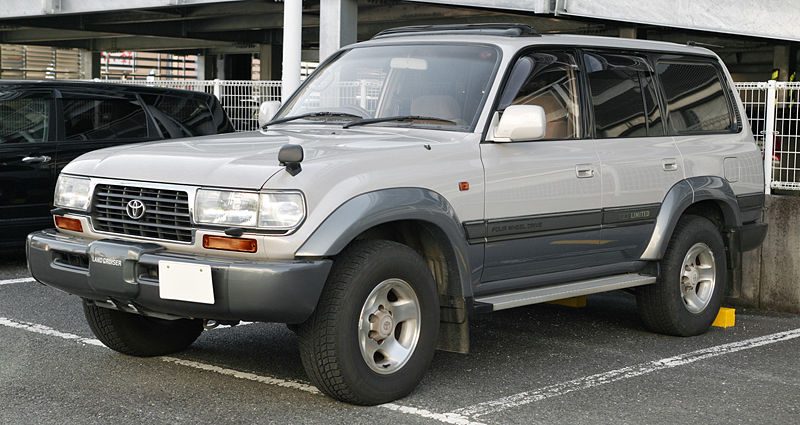 800px-Toyota_Land_Cruiser_80_Van_003.JPG