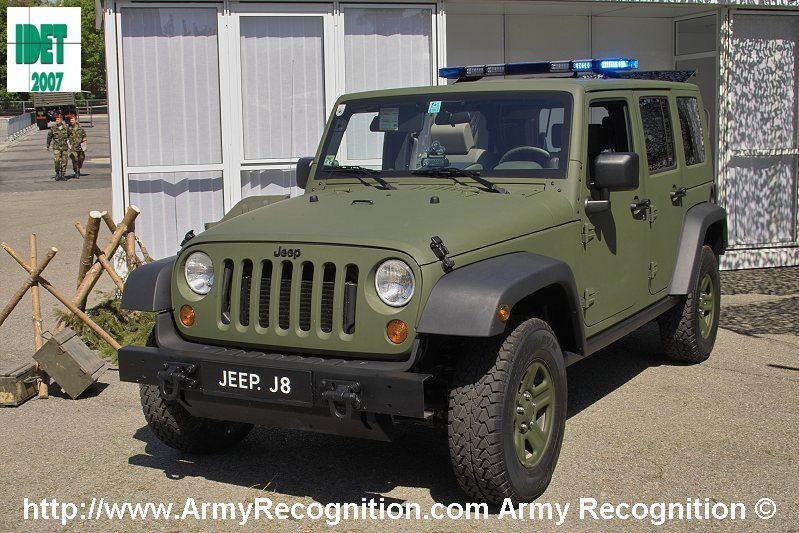 Daimler_Chrysler_jeep_j8_idet_2007_Czech_Republic_brno_001.jpg