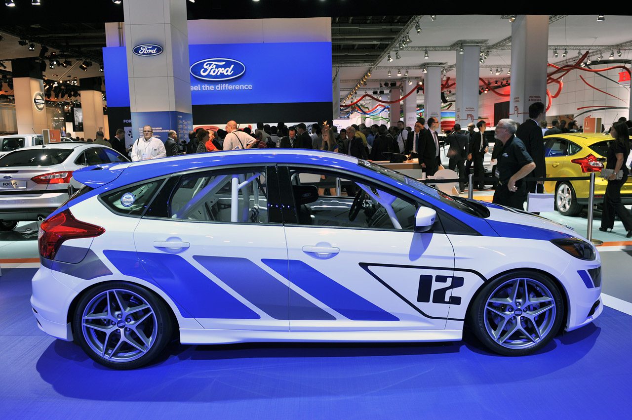 07-ford-focus-st-r-frankfurt.jpg