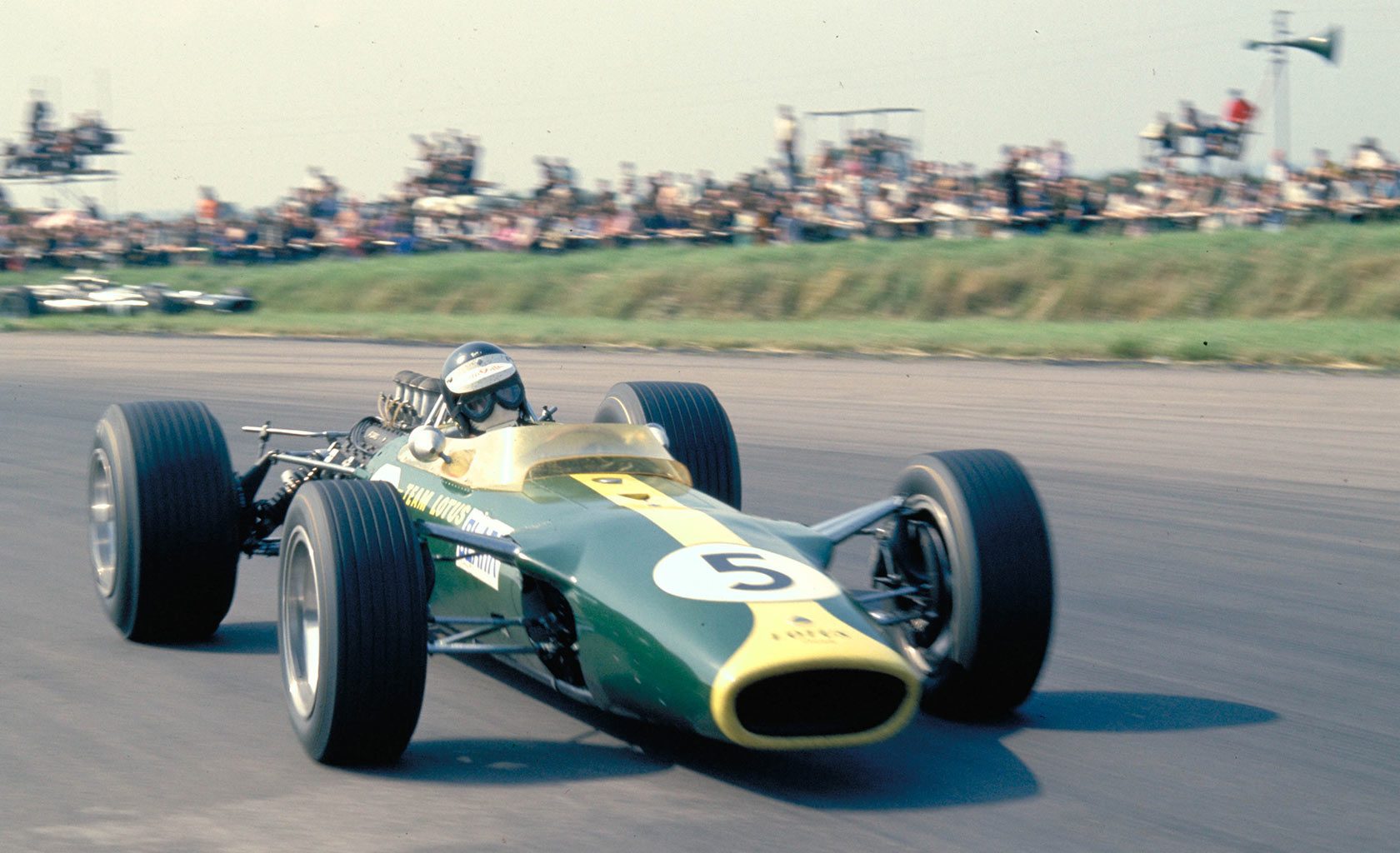 jimclark_lotus_brandshatch_1967.jpg