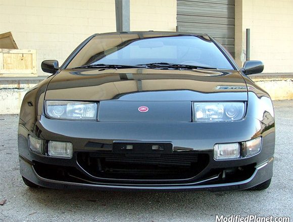 car-photo-1990-nissan-300zx-jdm-fairlady-z-red-front-emblem.jpg