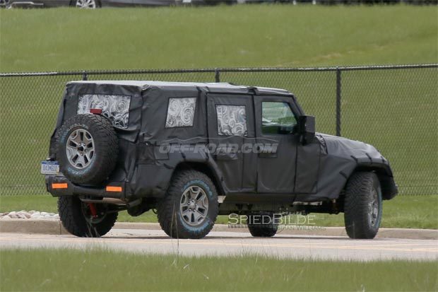 4-2018-Jeep-Wrangler-Prototype-5-3-16.jpg