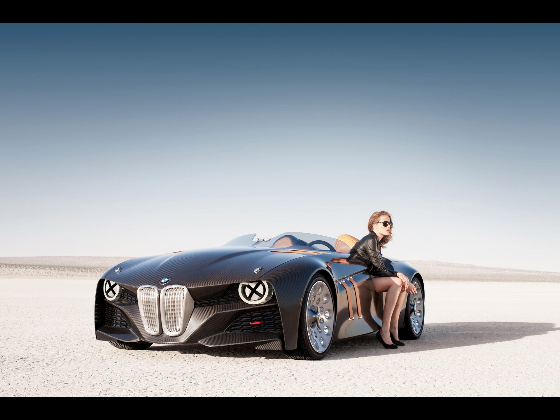 2011-BMW-328-Hommage-Front-Angle-Model-1920x1440.jpg