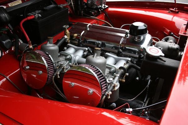 1961-triumph-tr3-overdrive-27f-engine.jpg