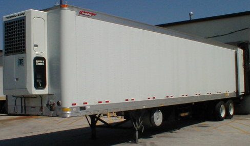 2000%20Great%20Dane%2045'%20Reefer%20trailer%20(P2084),%20left%20front.jpg