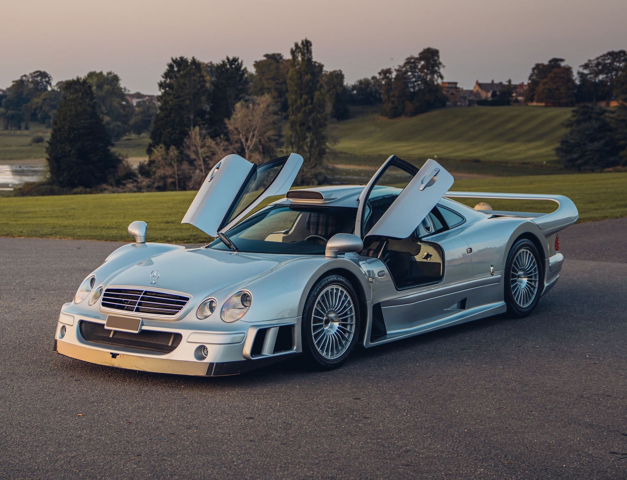 Mercedes-Benz-CLK-GTR-9.jpg