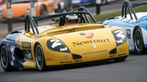 Andy-Priaulx-races-a-Renault-Sport-Spider.jpg