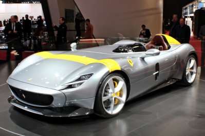 Ferrari_Monza_SP1,_Paris_Motor_Show_2018,_IMG_0643.jpg