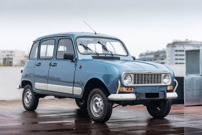 Renault-4-Sinpar-AVD.jpg