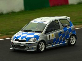 toyota vitz.jpg