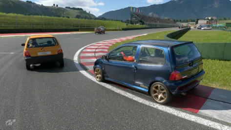 Autodrome Lago Maggiore - Centre inversé_.webp