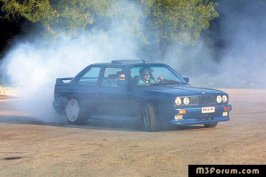 e30drifitng.jpg