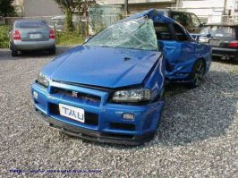 blue wrecked r34.jpg