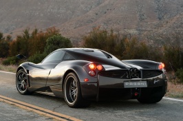 04-pagani-huarya-review-1.jpg