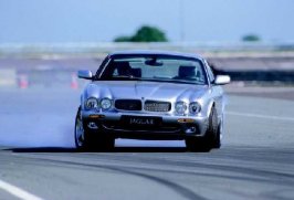 Jaguar XJR 01.jpg