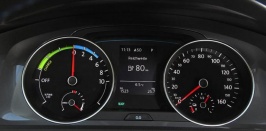 Volkswagen-e-Golf-5.jpg