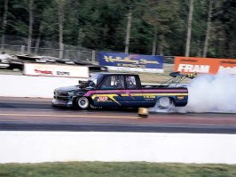 0209tr_racin01_zoom.jpg