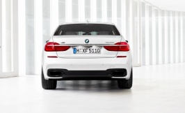 2016-BMW-750Li-xDrive-M-Sport-108-876x535.jpg