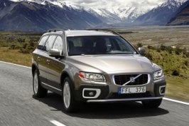 2008-volvo-xc70-front-rightjpg.jpg