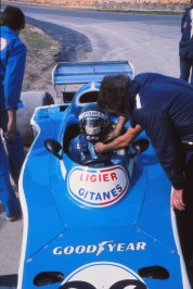 76r bh td jaques laffite being  strapped in liger.jpg