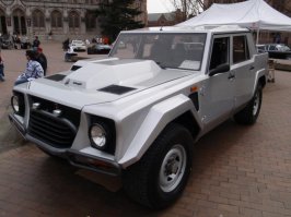 Lamborghini LM002.jpg