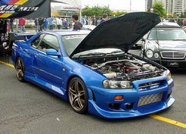 nissan skyline hood up.jpg