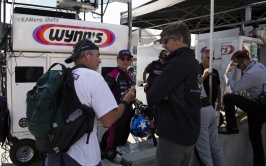 ben keating tim pappas me pit walk cpyrt.jpg ben keating tim pappas me pit walk cpyrt.jpg