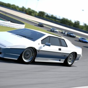 Esprit Turbo leads the street car race in Suzuka.