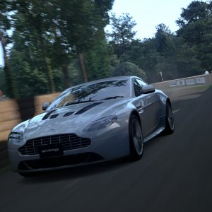 Aston Martin V12 Vantage '10