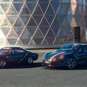 (AgentBlackDog) Alpine B2 Dark A110.jpg