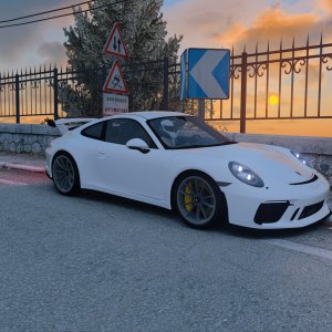 Screenshot_f_porsche_991_gt3_manual_Cote_d'Azur_GRiD2_20-6-121-7-46-8.jpg