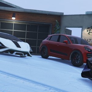 Visiting fellow co-worker Franklin on an icy Los Santos day 4