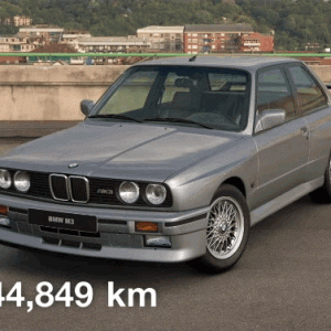 BMW M3 '89 vs. BMW M3 Sport Evolution '89