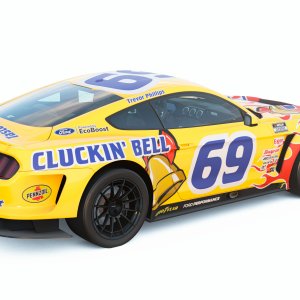 CluckinBell_FordMustang_NASCAR_2