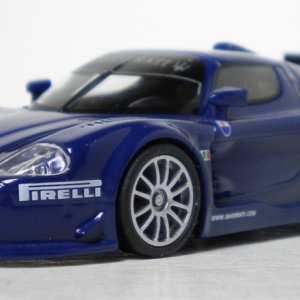 Kyosho Maserati MC12 GT1