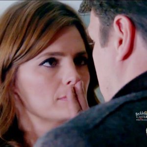 Castle - Beckett Tries To Kiss Castle In The Morgue (8x13)