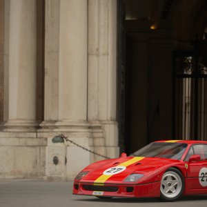 Ferrari F40 in Modena
