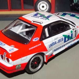 Unisia Jecs Nissan GT-R R32